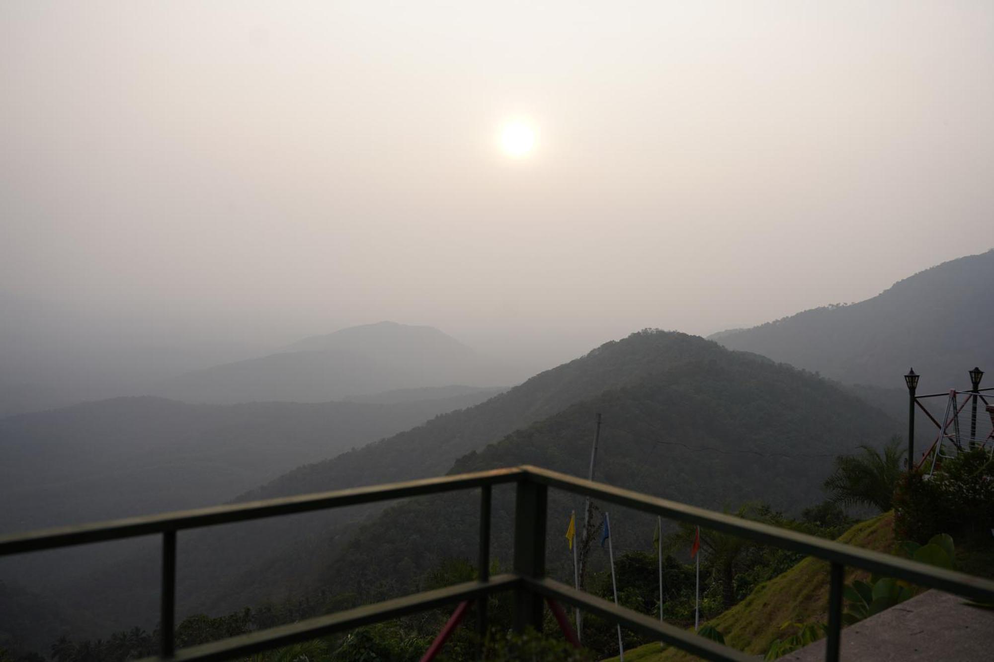 Mount Stratus Resort Vayalada Balussery 외부 사진