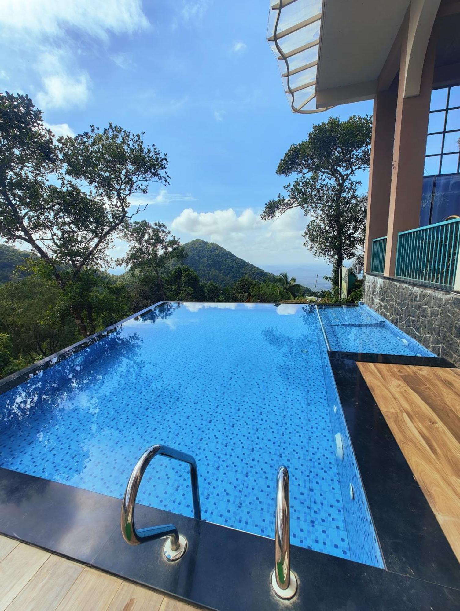 Mount Stratus Resort Vayalada Balussery 외부 사진
